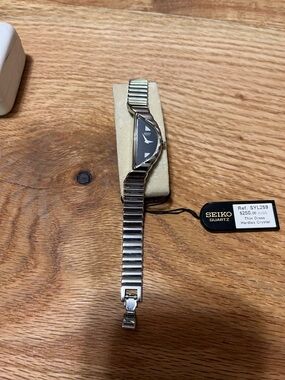 Vintage Seiko Silver Bracelet Watch with Black Dial